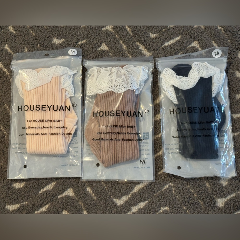 Houseyuan Lace Trim Knee High Socks Set